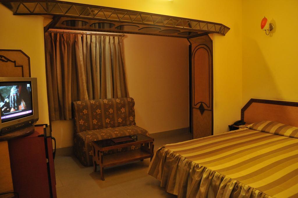 Hotel Heera Kalküta Oda fotoğraf