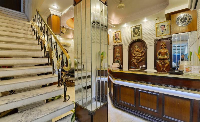 Hotel Heera Kalküta Dış mekan fotoğraf
