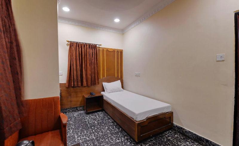 Hotel Heera Kalküta Dış mekan fotoğraf