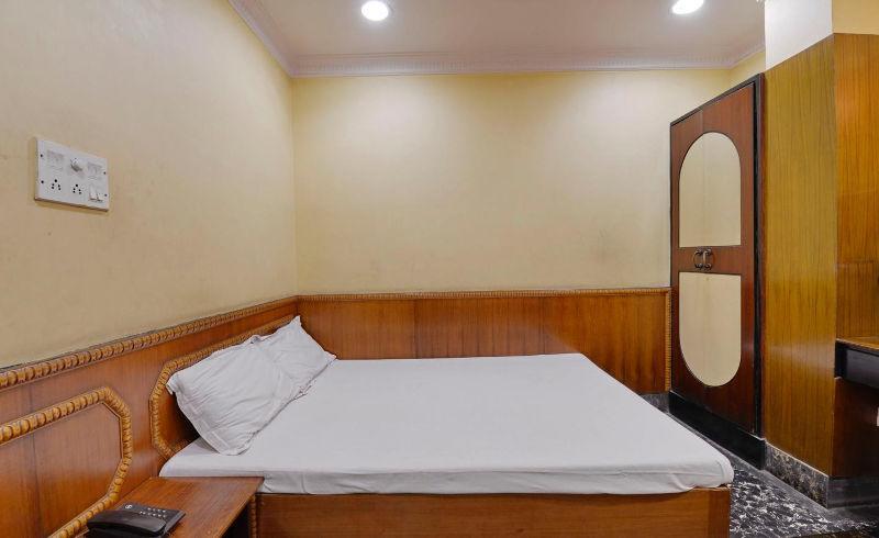 Hotel Heera Kalküta Dış mekan fotoğraf