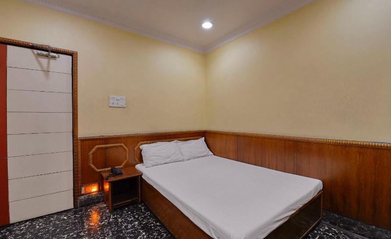 Hotel Heera Kalküta Dış mekan fotoğraf