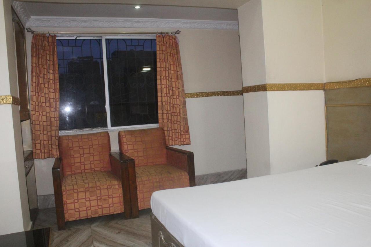 Hotel Heera Kalküta Dış mekan fotoğraf