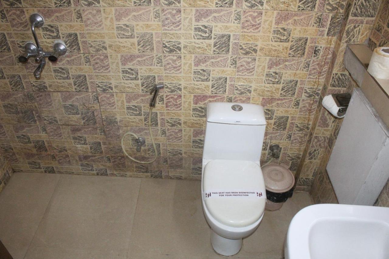 Hotel Heera Kalküta Dış mekan fotoğraf