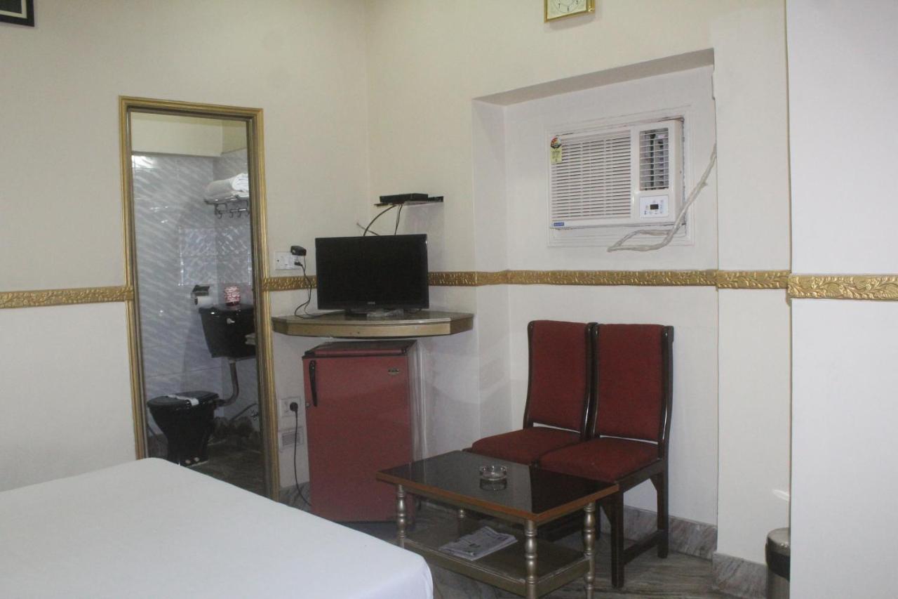 Hotel Heera Kalküta Dış mekan fotoğraf