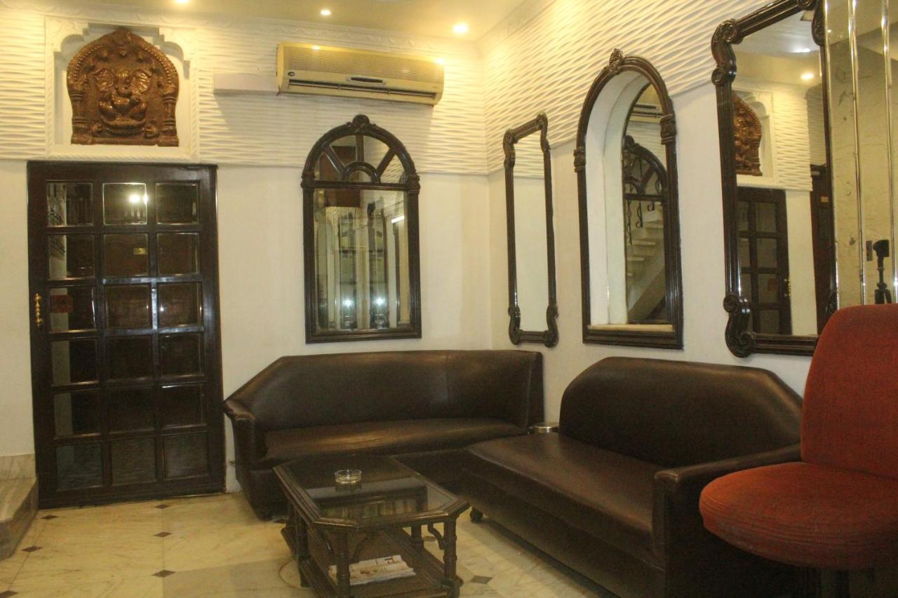 Hotel Heera Kalküta Dış mekan fotoğraf